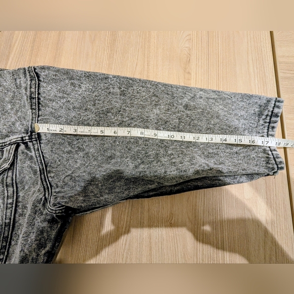 Jonathan G Acid Wash Cropped Jacket - Picture 4 of 9